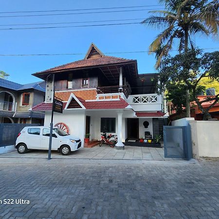Kairali Palace Home Stay Thekkady Zewnętrze zdjęcie